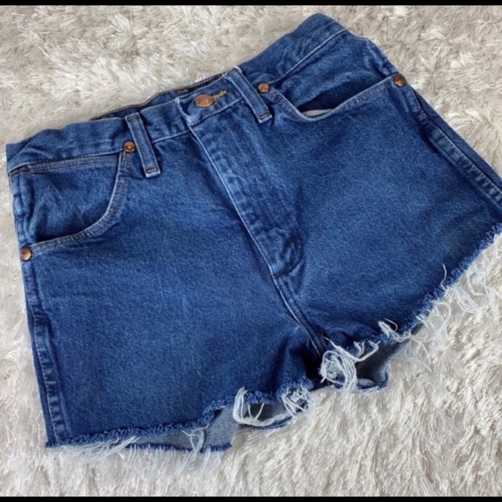 Wrangler Shorts - Picture 2 of 3